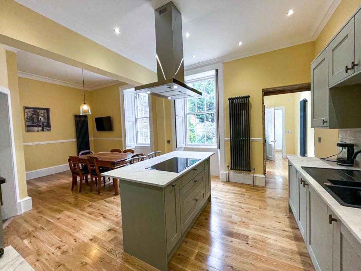 Remarkable 5Br Townhouse With Garden, Sleeps 12 Edinburgh Exterior photo